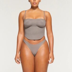 NWT SKIMS BONDED CORSET GROUP CROP CORSET XXS